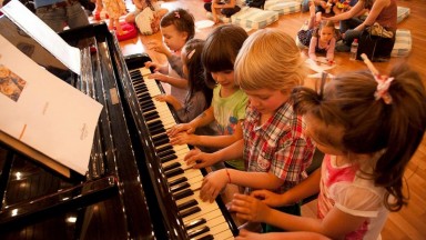 "Концерти на възглавници" с три магични предколедни издания