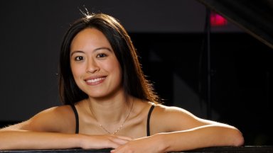 Американската пианистка Полин Янг пристига в България за концерти във Варна, Бургас, София