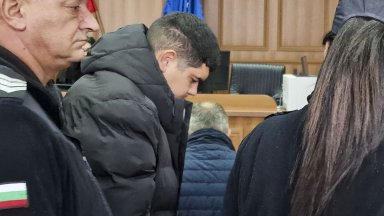 Тираджията, убил семейството в Пловдив, се разсеял с телефона си. Има 10 акта и 20 фиша за 2 г.