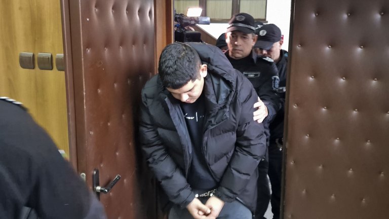 10 г. затвор за 24-годишния Джунейт, който уби цяло семейство на пътя в Пловдив