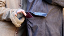 Заловиха джебчийка в Русе и възстановиха откраднатите 370 лева на 60-годишна жена