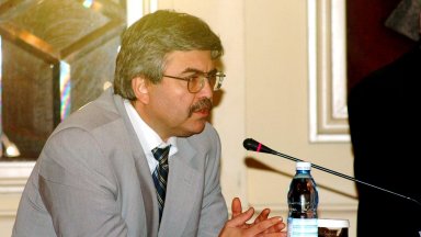 Починал е финансистът Емил Хърсев