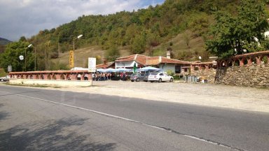 Сигнал за бомба в крайпътно заведение проверява полицията в Прохода на Републиката