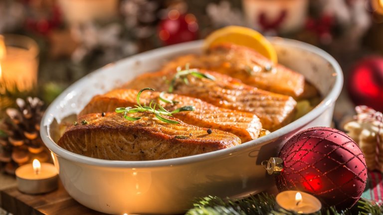 Празнична сьомга на фурна с лимон и розмарин