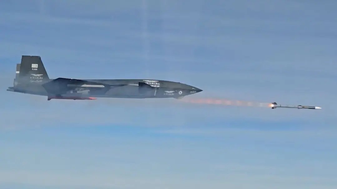 "Байрактар Къзълелма"