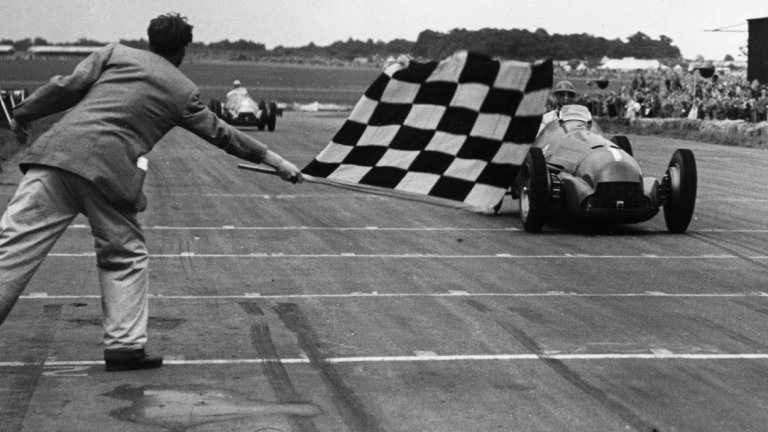 Да вдигнеш титлата в паркинг на казино: Лудата история на тройните битки в последния ден