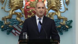 Президентът започва в понеделник консултациите с парламентарните групи