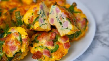 Бърза закуска: Яйчени хапки с шунка