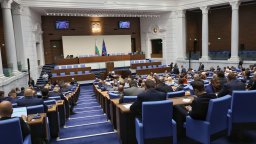 Парламентът обсъжда вот на недоверие в сряда, проектобюджетите –  в четвъртък и петък