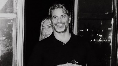 Връзката им е сериозна. Дженифър Анистън и гаджето й Джим Къртис ще прекарват празниците заедно