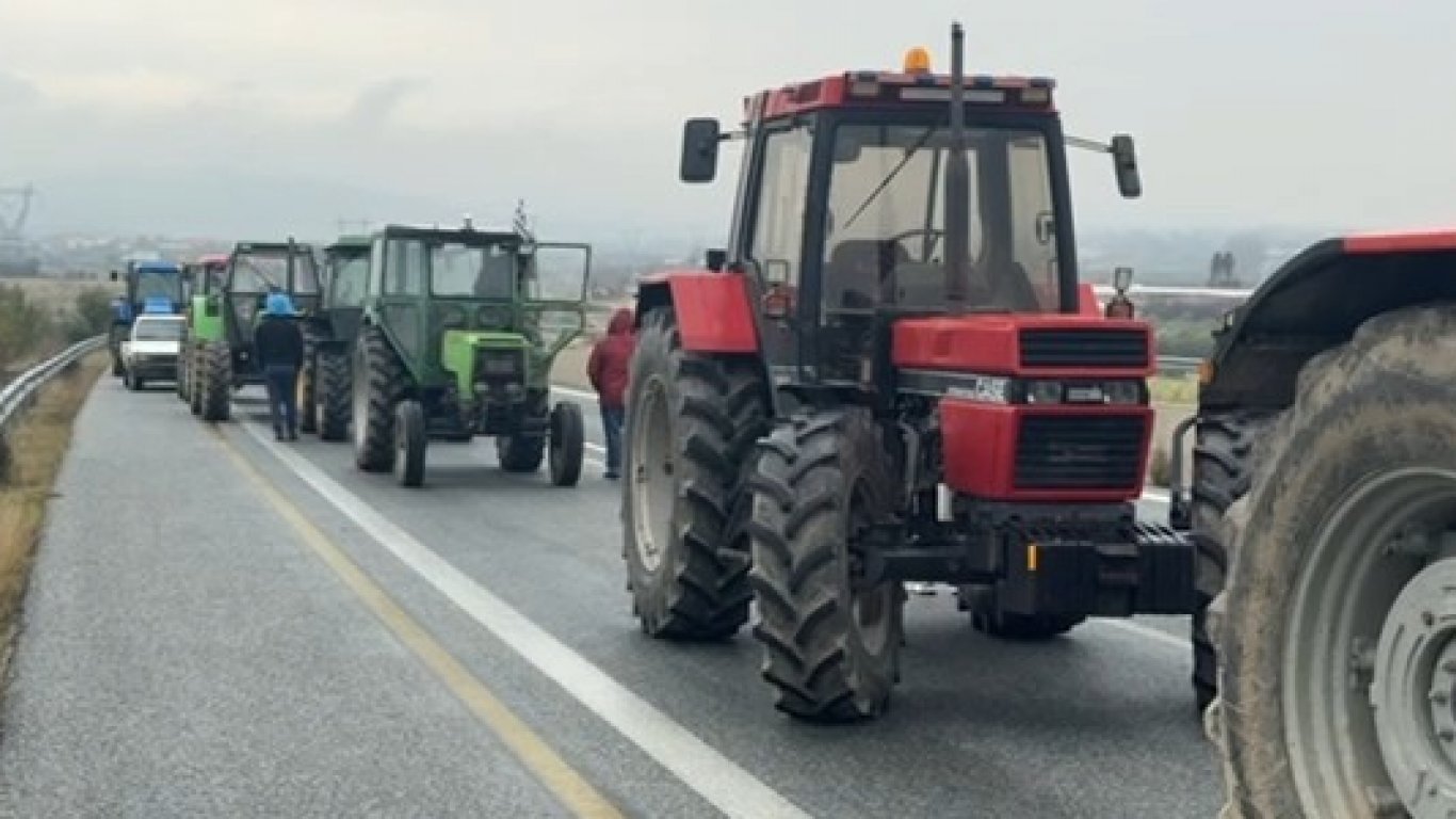 Фермерите в Гърция парализират границата: Кулата затворена за България