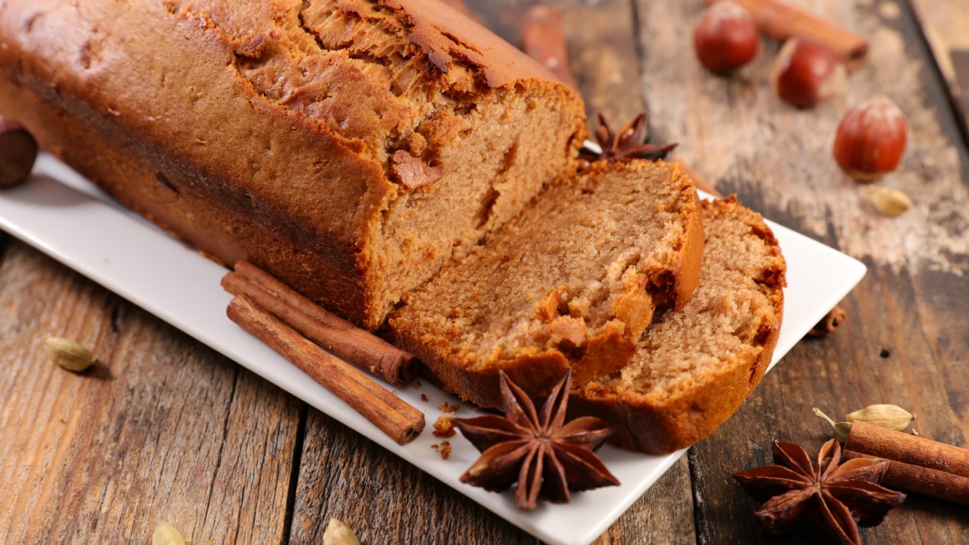 Джинджифилов сладкиш с мед и ароматни подправки