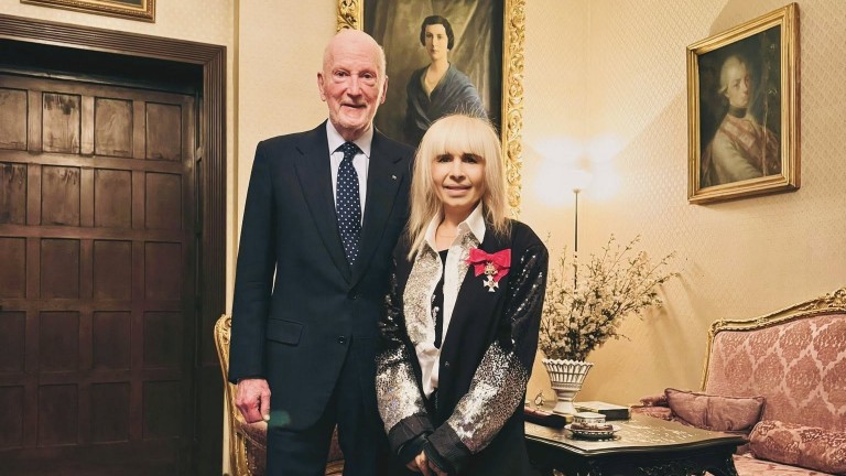 Симеон Сакскобургготски връчи орден за заслуги на Лили Иванова (снимки)