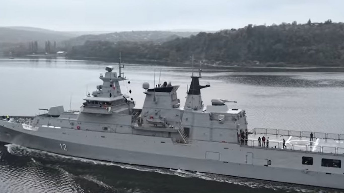 Новият патрулен кораб "Храбри" се присъединява към ВМС