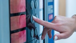 Мисия "сутрешно кафе": Ще работят ли автоматите в първия ден на еврото?