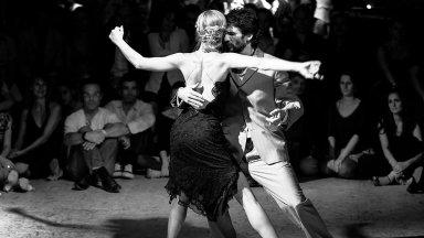 Класа, традиция и емоция се вплитат в две цветни танго вечери в София