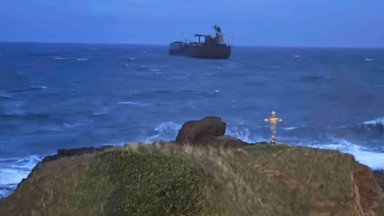 Поразен от Украйна с морски дрон танкер бедства край Ахтопол