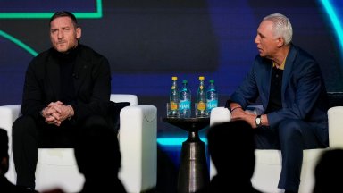 С участието на Стоичков, Тоти и Феномена: ФИФА обяви пълната програма на Мондиала