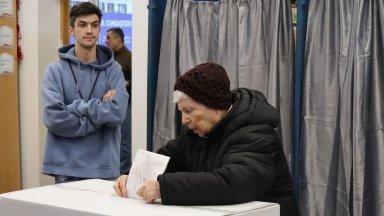 Букурещ гласува за нов кмет, но изборна умора оставя празни секциите