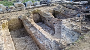 Античен мол и обществена сграда с красив фонтан разкриха в римския град Никополис ад Иструм 