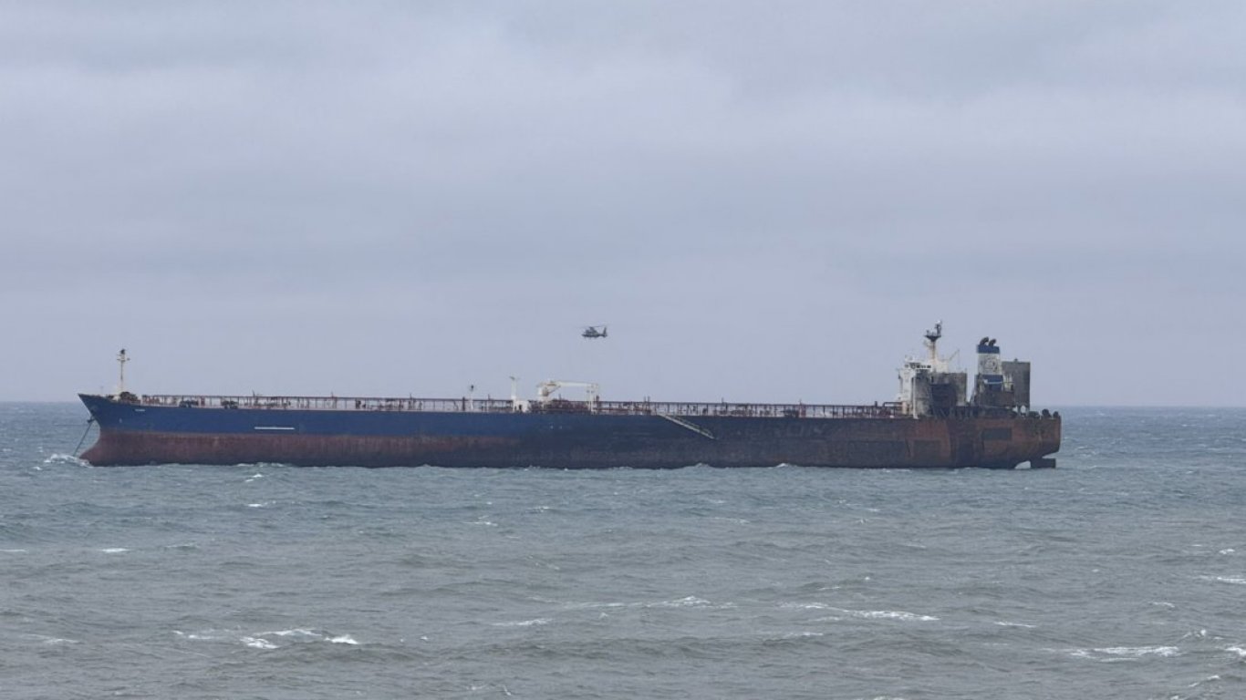 В напрегната спасителна операция над Черно море българският многоцелеви хеликоптер
