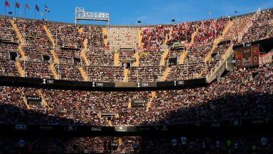 Валенсия излезе със специални тениски в подкрепа на Любо Пенев