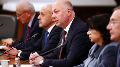 Желязков пред НСТС: Нямаме право да напуснем кораба, не търсим смокинов лист за оцеляването си