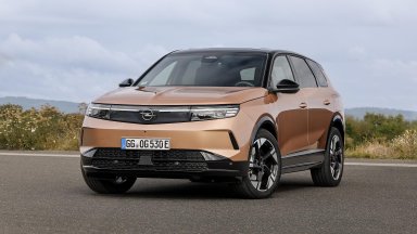 Opel Grandland: SUV с характер, интелигентни технологии и премиум излъчване
