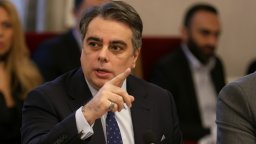 Асен Василев: Бюджетът не става за чеп за зеле