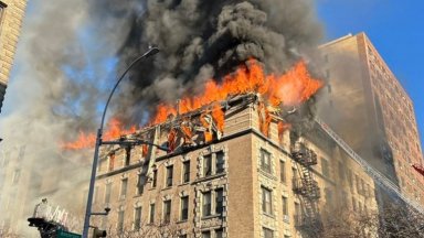 Огромен пожар избухна в сграда в Ню Йорк, над 140 пожарникари са на място  (видео)