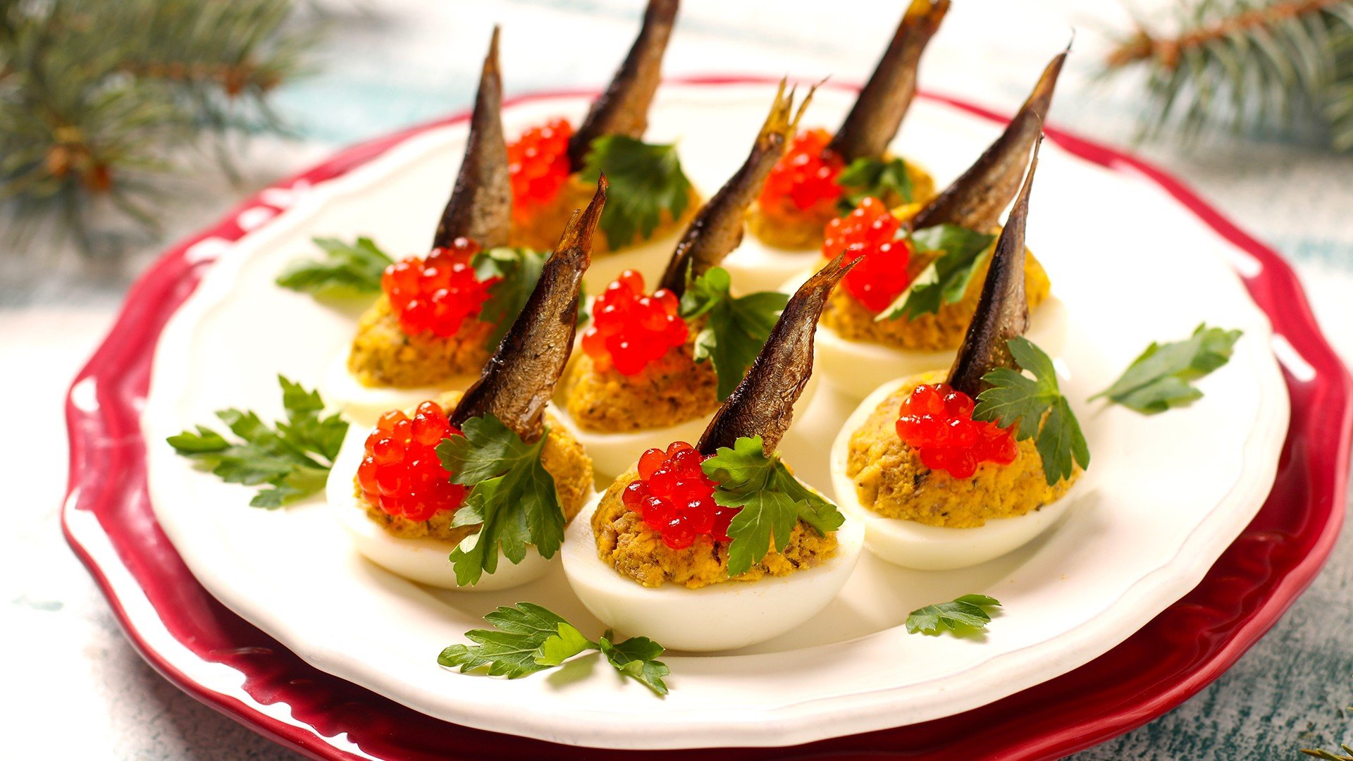 За мезе: Празнични яйчени хапки с хайвер и шпроти