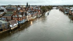Бурята "Кристин" взе на най-малко четири жертви в Португалия