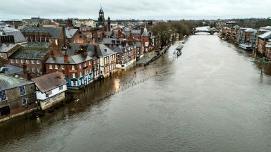 Бурята "Кристин" взе на най-малко четири жертви в Португалия