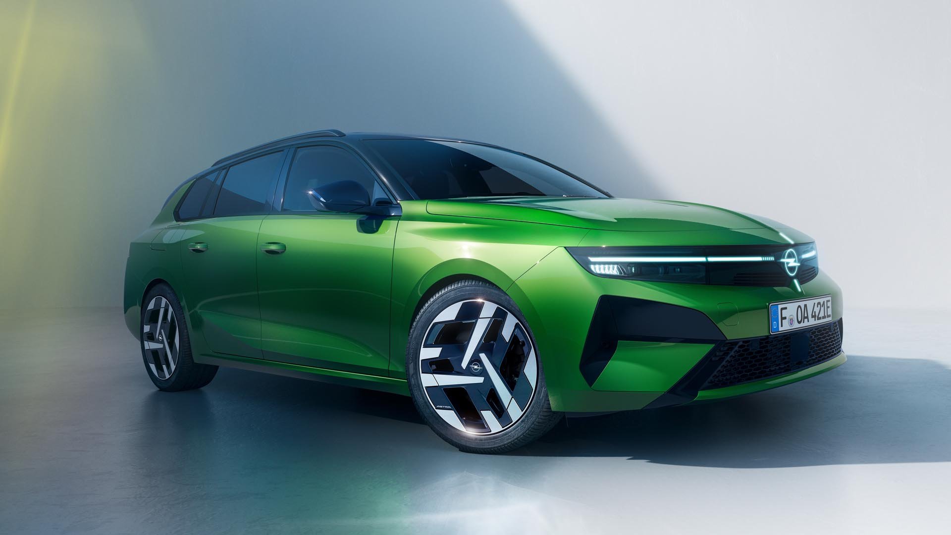 Новия Opel Astra Sports Tourer