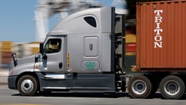 САЩ спират от движение шофьори на камиони заради слаб английски