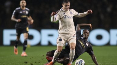 Кошмарът най-сетне свърши. Аякс вкара 4 в Азербайджан за първата си победа