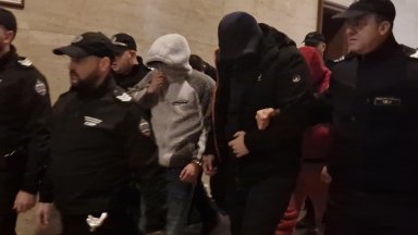 Четиримата задържани на първия голям протест окончателно остават зад решетките