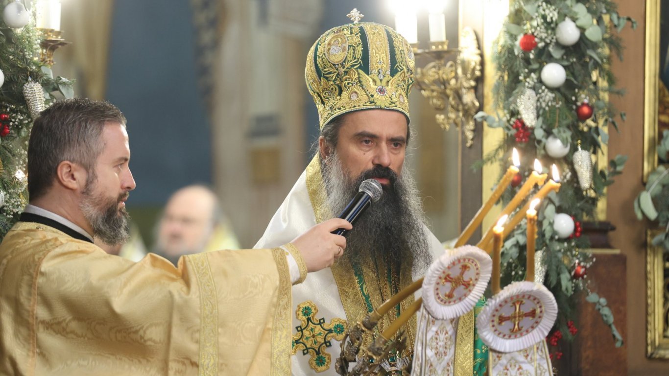 Патриарх Даниил възглави тържествена литургия за празника на своя небесен покровител (снимки)