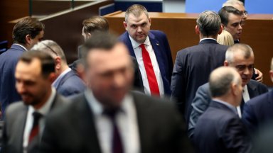 Пеевски: Печелившият е друг и да идва още днес