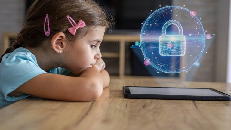 Защити децата в нета: какво трябва да знаем за безопасността им?