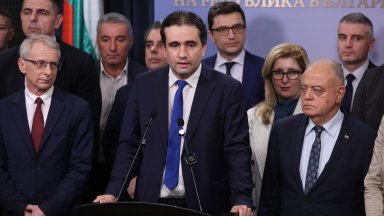 ПП-ДБ няма да се коалират с ГЕРБ в следващия парламент, обеща Божанов