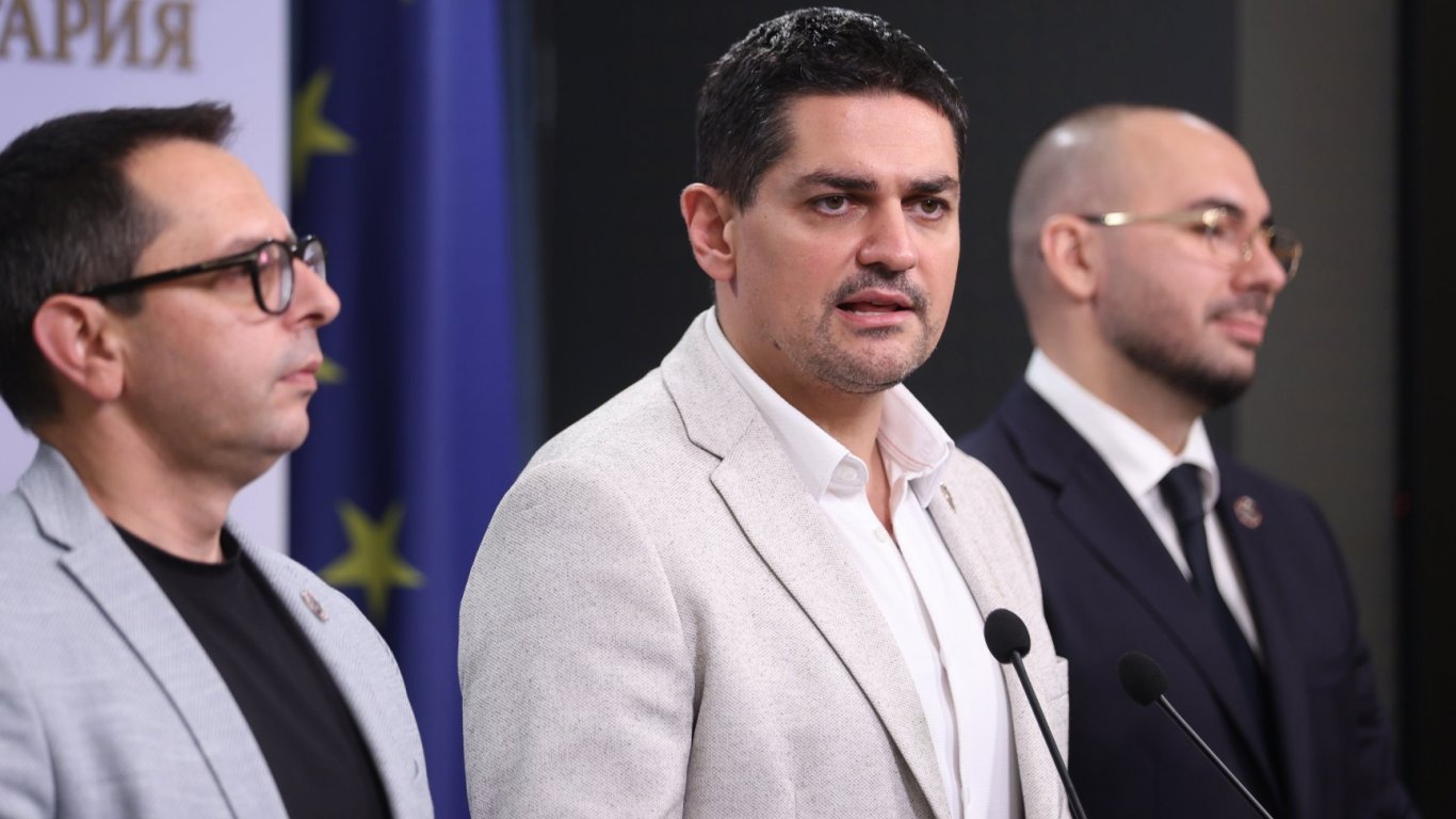 Радостин Василев лидерът на коалицията Морално единство за честни избори