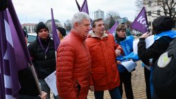 "Какво ще се случи с доходите ни през 2026 година?"