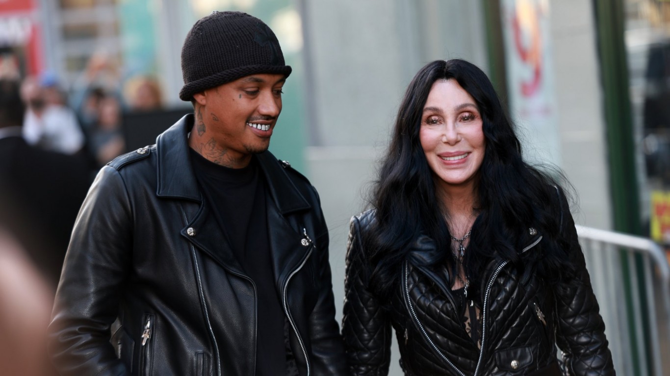 Легендарната американска певица Шер на 79 години отхвърли категорично спекулациите