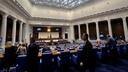 Нов обрат в парламента, отказаха се да разглеждат редовните проектобюджети