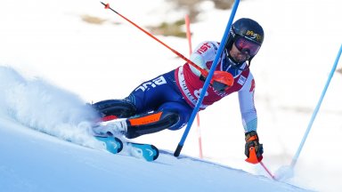 Алберт Попов влезе в първите 20 в слалома на "писта за туристи"