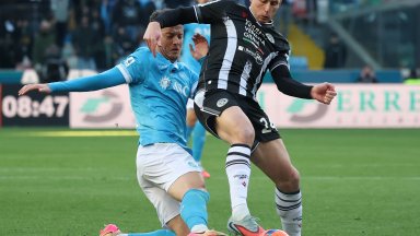 Наполи сдаде върха в Италия, а Милан също не спечели