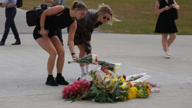 Австралия в национален траур след ужаса на плажа Бонди, затягат законите за контрол над оръжията