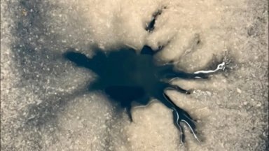 Учени изследват странно "паякоподобно" образувание на луната Европа