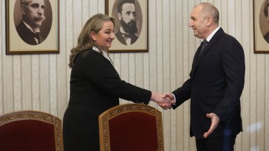 Сачева за Румен Радев: Тази надежда е просто един балон